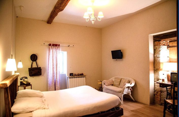 Image No.42-5 Bed Commercial for sale