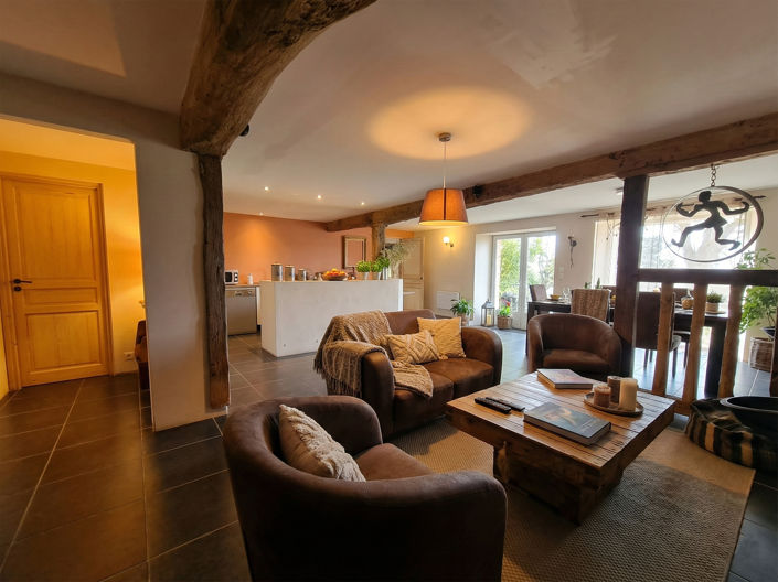 Image No.40-5 Bed Commercial for sale