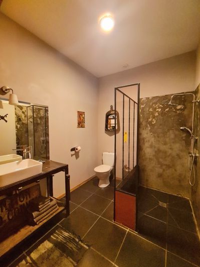 Image No.46-5 Bed Commercial for sale