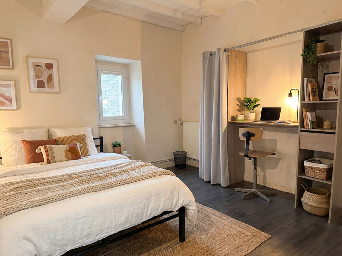 Image No.53-5 Bed Commercial for sale