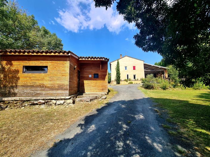 Image No.7-5 Bed Commercial for sale