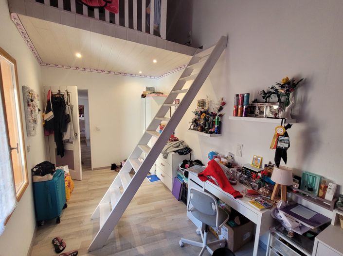 Image No.14-3 Bed House for sale