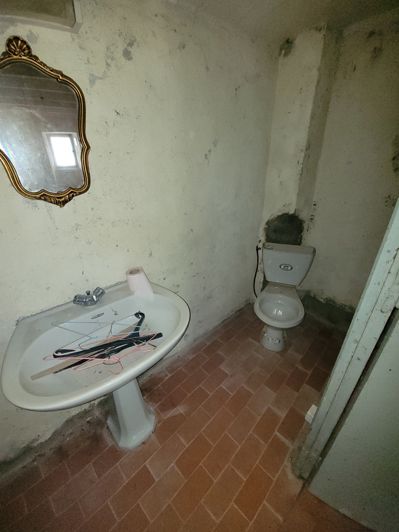 Image No.9-2 Bed House for sale