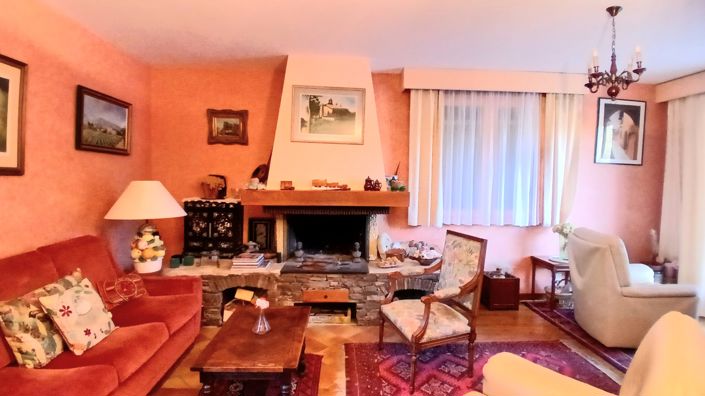 Image No.14-5 Bed Property for sale