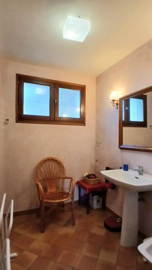 Image No.20-5 Bed Property for sale