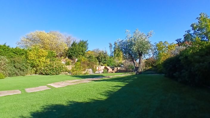 Image No.8-4 Bed Property for sale