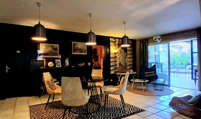 Image No.14-8 Bed House for sale