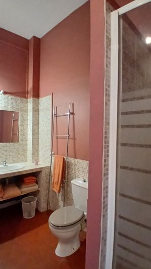 Image No.27-8 Bed House for sale