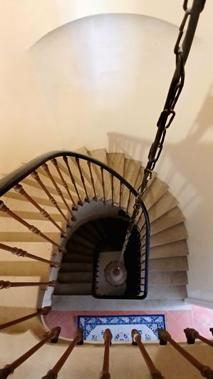 Image No.35-8 Bed House for sale