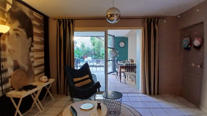 Image No.16-8 Bed House for sale