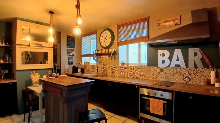 Image No.18-8 Bed House for sale