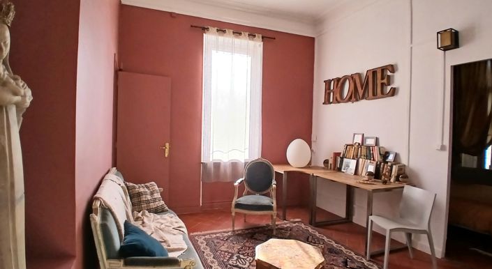 Image No.21-8 Bed House for sale