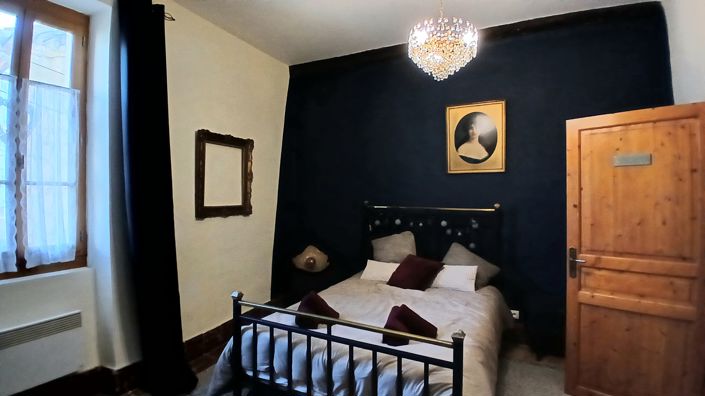 Image No.26-5 Bed House for sale