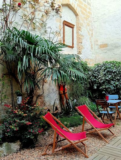 Image No.8-5 Bed House for sale