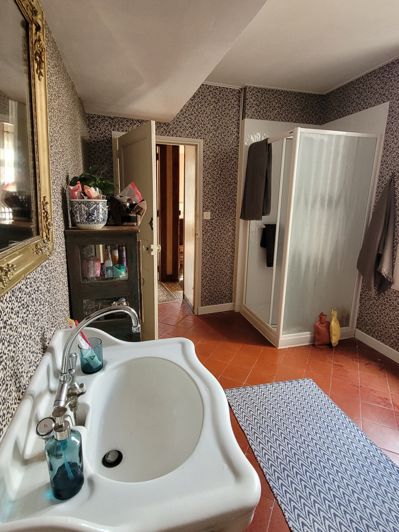 Image No.16-7 Bed House for sale