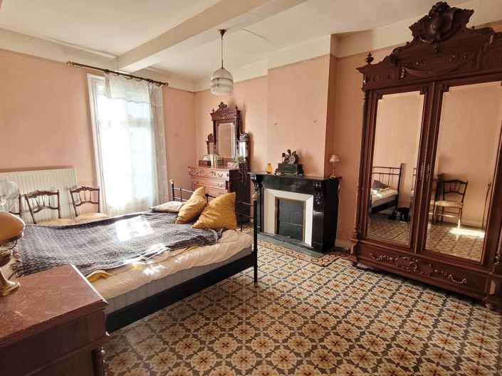 Image No.17-7 Bed House for sale