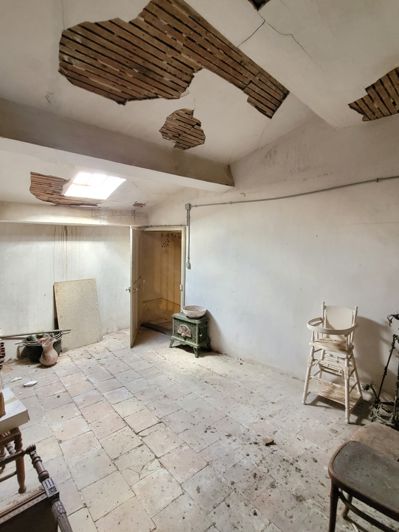 Image No.22-7 Bed House for sale