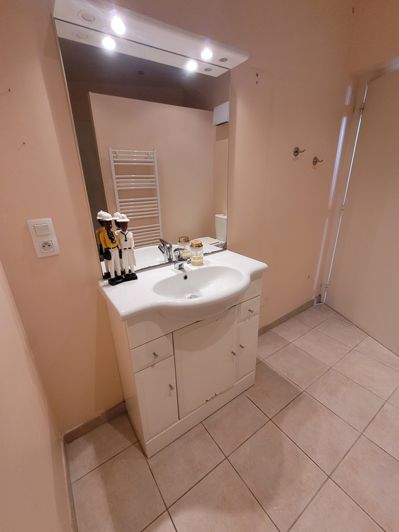 Image No.24-7 Bed House for sale