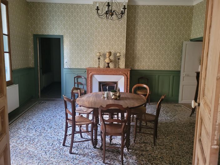 Image No.9-7 Bed House for sale