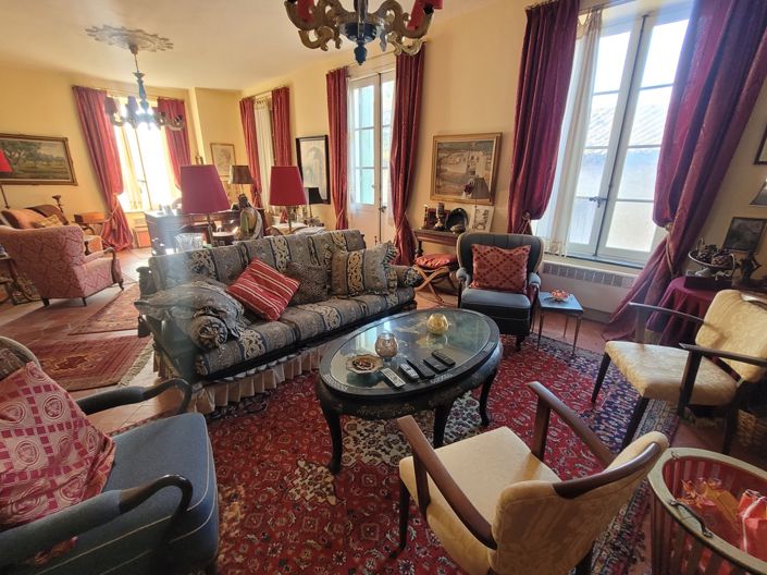 Image No.13-6 Bed Property for sale