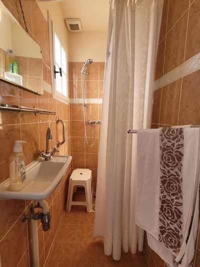 Image No.21-6 Bed Property for sale