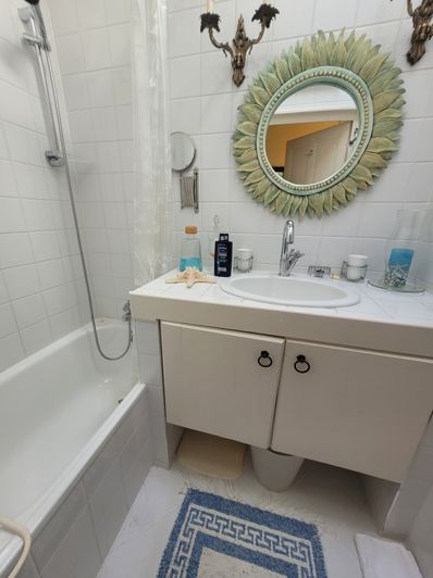 Image No.25-6 Bed Property for sale