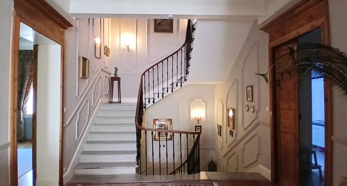 Image No.24-7 Bed House for sale