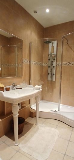 Image No.28-7 Bed House for sale