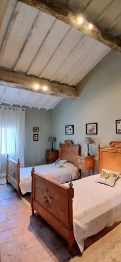 Image No.35-7 Bed House for sale