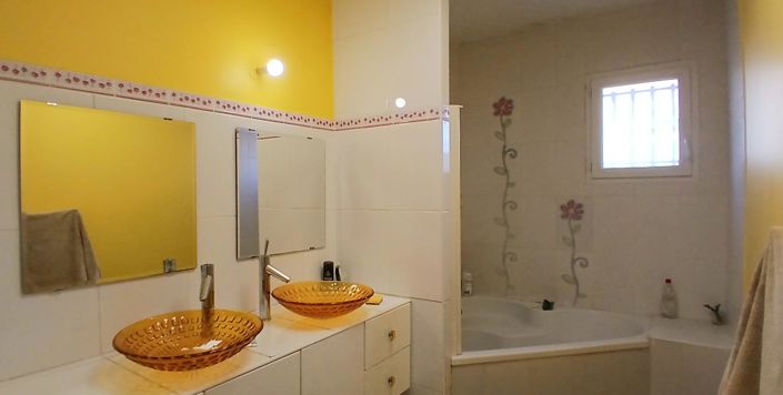 Image No.14-3 Bed Property for sale