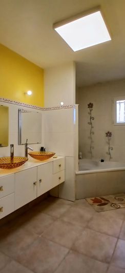 Image No.15-3 Bed Property for sale