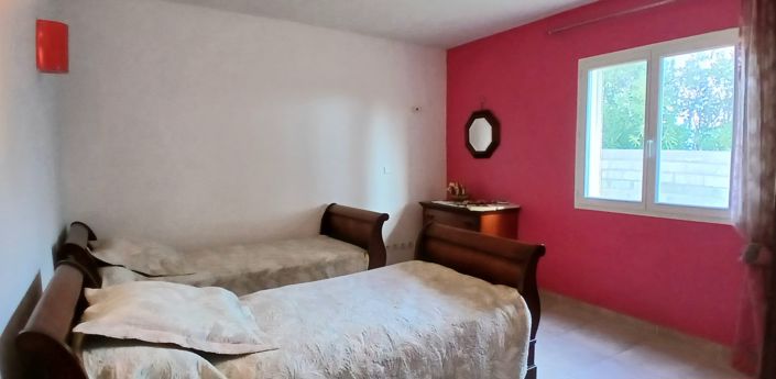 Image No.16-3 Bed Property for sale