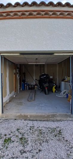 Image No.19-3 Bed Property for sale