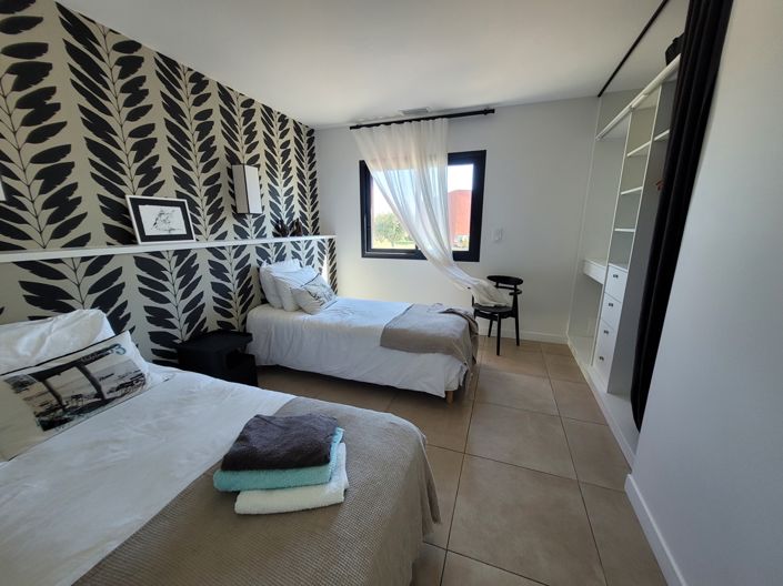 Image No.10-2 Bed Commercial for sale