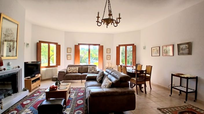 Image No.11-4 Bed Property for sale