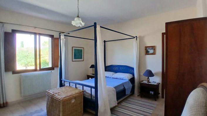 Image No.17-4 Bed Property for sale