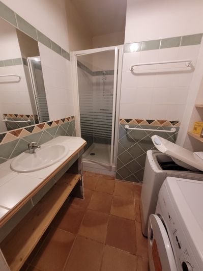 Image No.23-11 Bed Commercial for sale