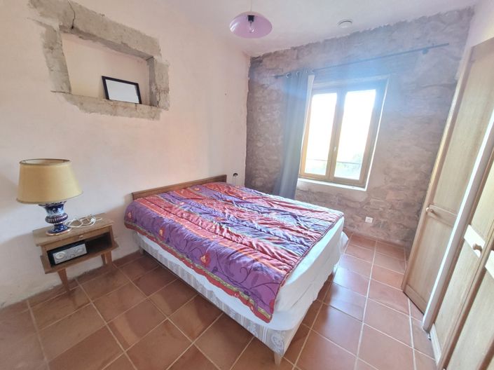 Image No.25-11 Bed Commercial for sale