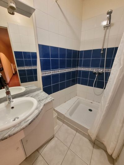 Image No.29-11 Bed Commercial for sale