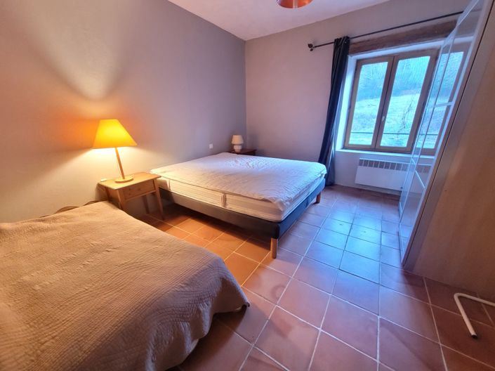 Image No.31-11 Bed Commercial for sale