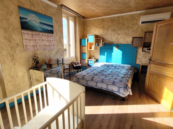 Image No.8-4 Bed House for sale