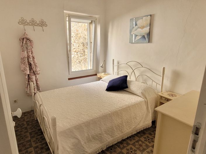 Image No.18-5 Bed Commercial for sale