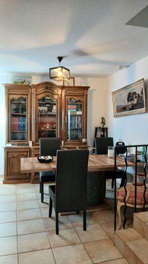 Image No.10-3 Bed House for sale