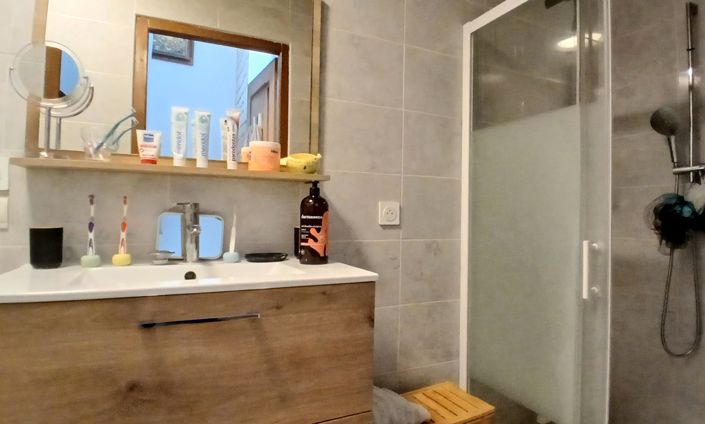 Image No.15-3 Bed House for sale