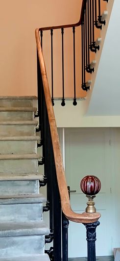 Image No.17-9 Bed Property for sale