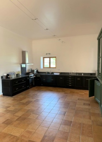 Image No.19-9 Bed Property for sale