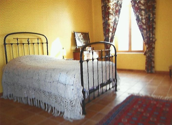 Image No.36-9 Bed Property for sale