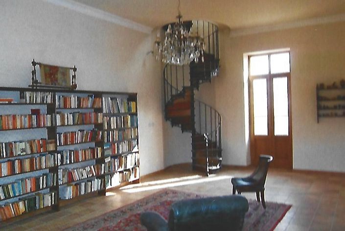 Image No.37-9 Bed Property for sale