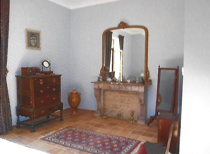 Image No.40-9 Bed Property for sale