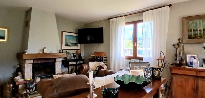 Image No.13-3 Bed Property for sale